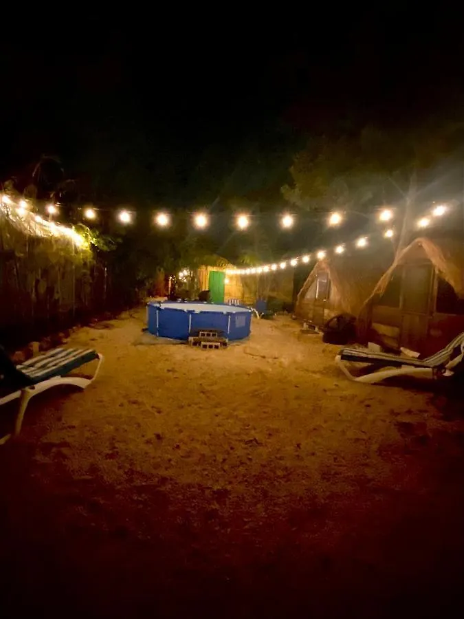 مكان تخييم فندق Cabanitas Y Dorms باكالار
